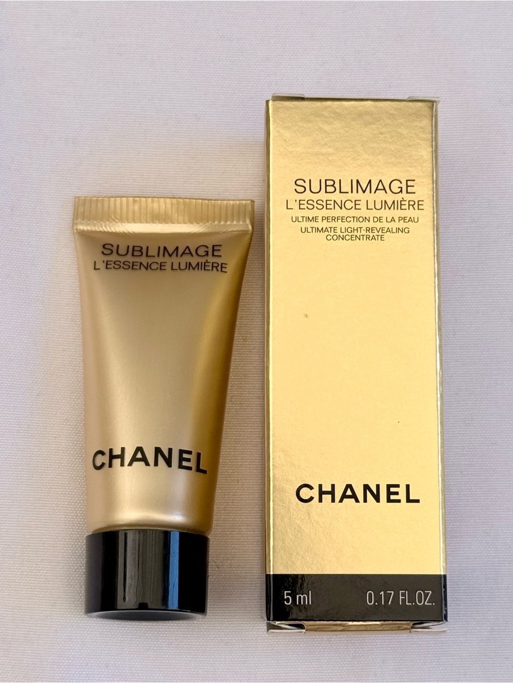 CHANEL Sublimage L'Essence Lumière